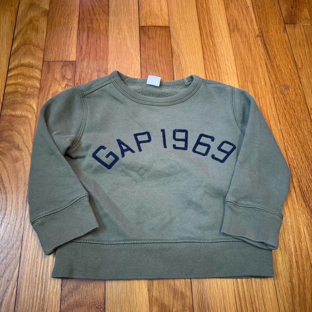 baby gap green graphic crewneck